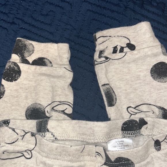 Gap Disney Mickey Mouse 2-Piece Pajama Set—5 Years - Picture 2 of 5